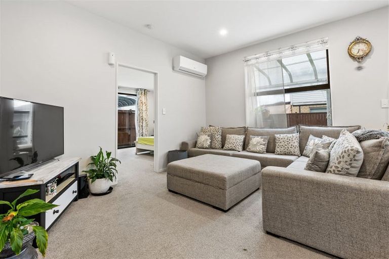 Photo of property in 19 Kauri Heart Avenue, Takanini, 2112