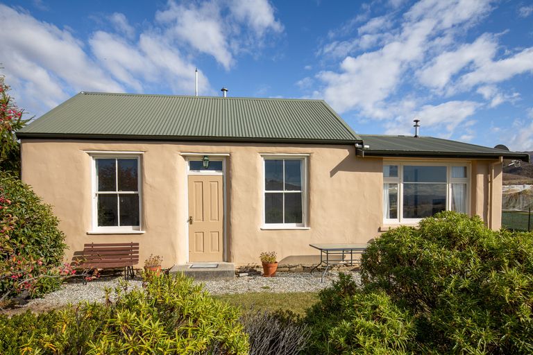 Photo of property in 180 Hall Road, Bannockburn, Cromwell, 9384