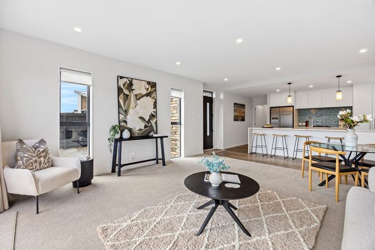 Photo of property in 2 Lussa Close, Broomfield, Christchurch, 8042