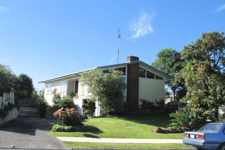 Photo of property in 59 La Trobe Street, Pakuranga Heights, Auckland, 2010