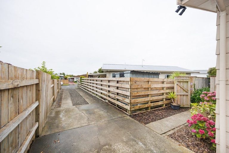 Photo of property in 20b Hilton Grove, Kelvin Grove, Palmerston North, 4414