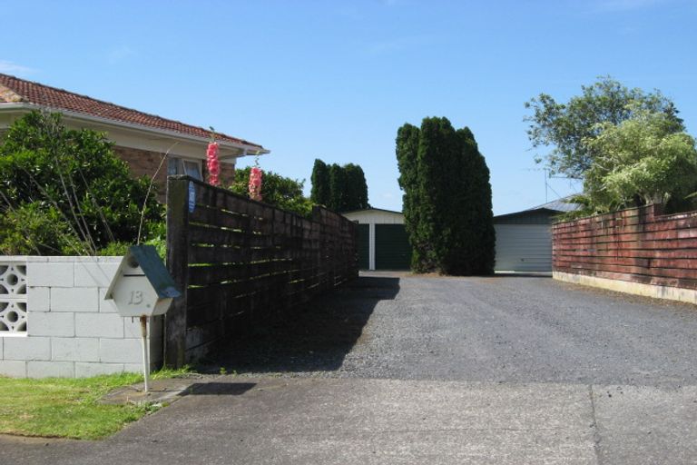Photo of property in 13 Dunstall Place, Mangere Bridge, Auckland, 2022