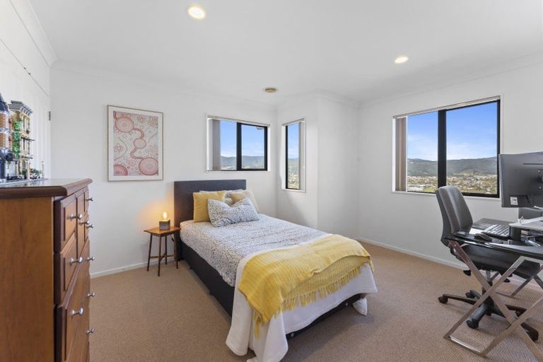 Photo of property in 2 Ormrod Grove, Riverstone Terraces, Upper Hutt, 5018