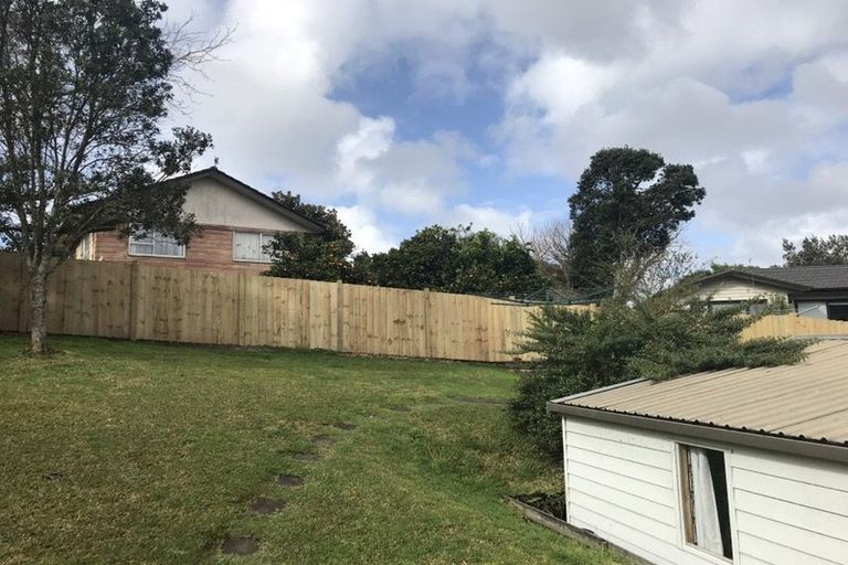 Photo of property in 7 Trengove Place, West Harbour, Auckland, 0618