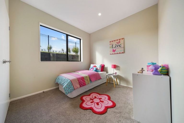 Photo of property in 3 Captain Rings Drive, Papakura, 2110