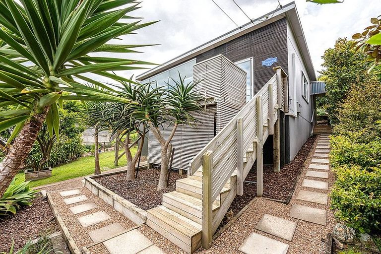 Photo of property in 19 Tetley Road, Surfdale, Waiheke Island, 1081