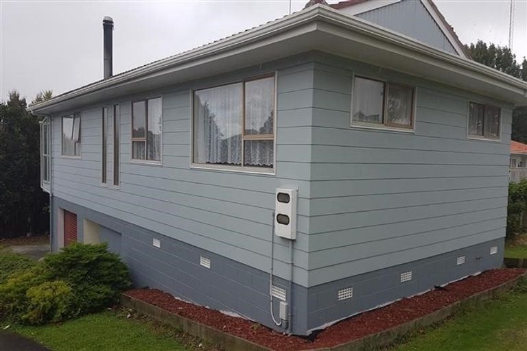 Photo of property in 308 Lincoln Road, Henderson, Auckland, 0610