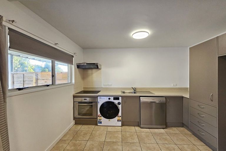 Photo of property in 7/126 Redwood Avenue, Tawa, Wellington, 5028