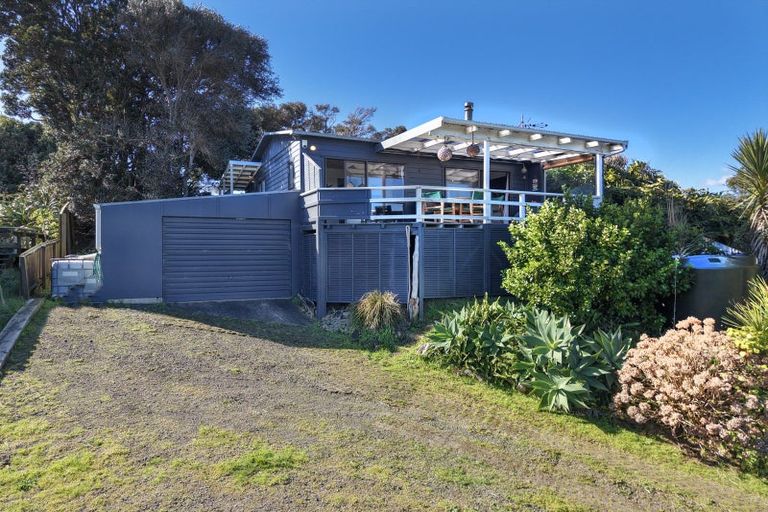Photo of property in 6569 Pouto Road, Pouto, 0391