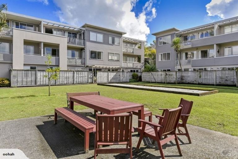 Photo of property in Bay Palms Apartments, 8/30b Bute Road, Browns Bay, Auckland, 0630