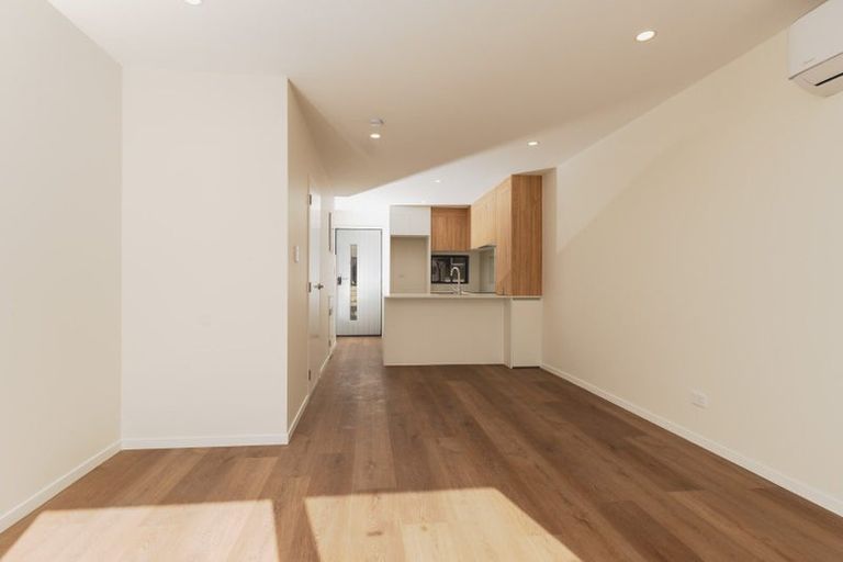 Photo of property in 3/474 West Coast Road, Glen Eden, Auckland, 0602