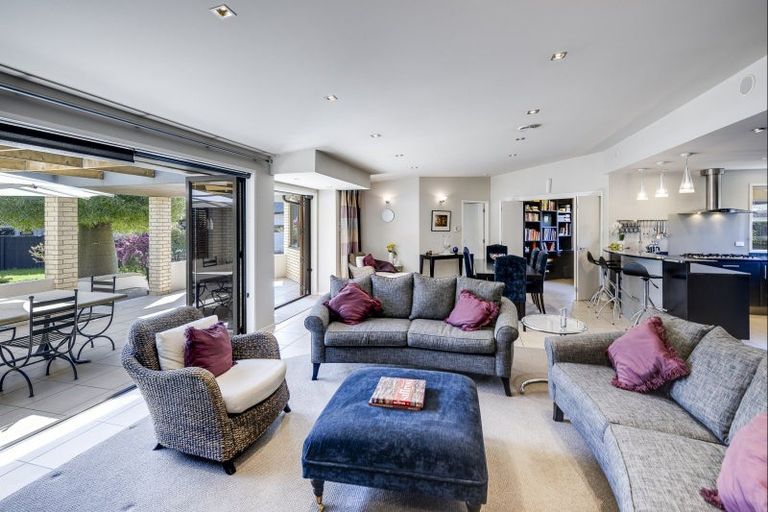 Photo of property in 8 Saint Hill Lane, Havelock North, 4130