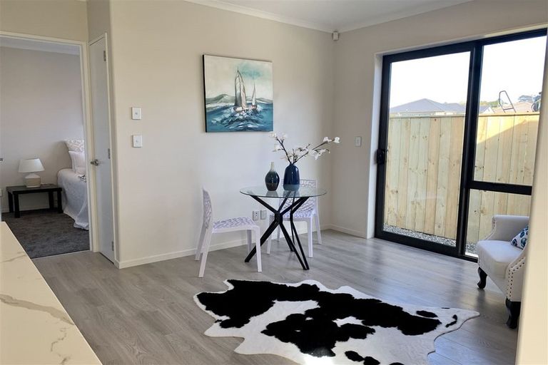 Photo of property in 11 Bunbeg Crescent, Flat Bush, Auckland, 2019