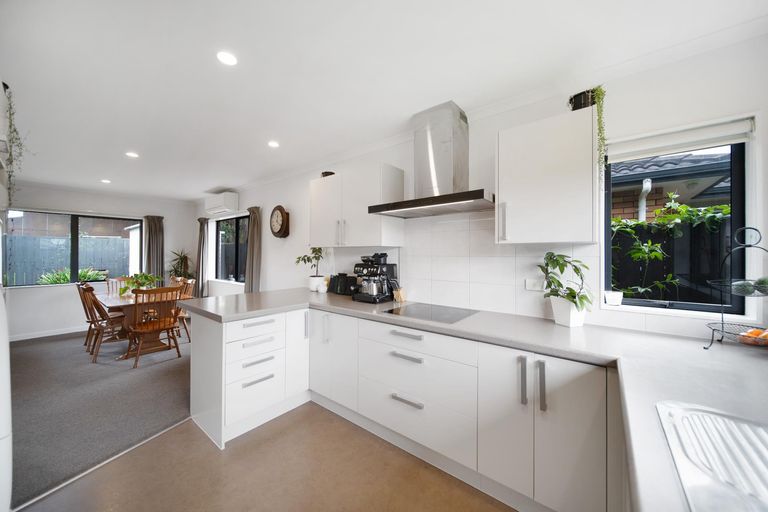 Photo of property in 17a Callis Avenue, Opaheke, Papakura, 2113