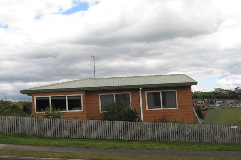 Photo of property in 12 Langstone Street, Welcome Bay, Tauranga, 3112