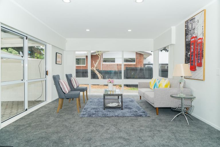 Photo of property in 41 Lawrence Crescent, Hillpark, Auckland, 2102
