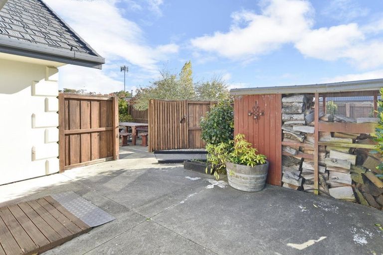 Photo of property in 135 Chinnerys Road, Woodend, 7610