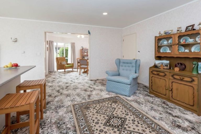 Photo of property in 2/27 Channing Crescent, Botany Downs, Auckland, 2010