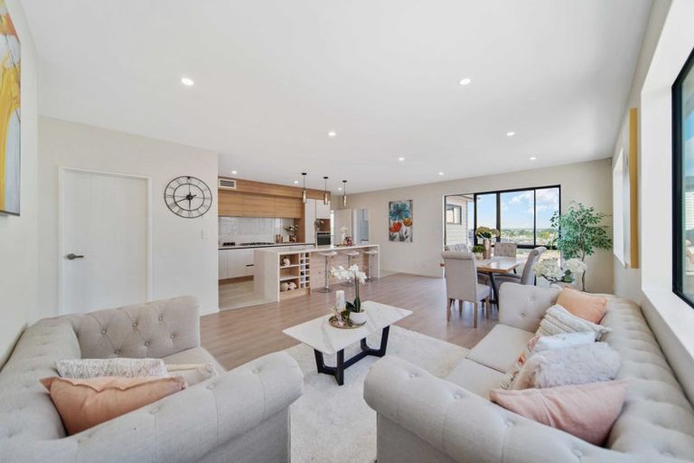 Photo of property in 1 Nola Dawn Avenue, Papakura, 2110