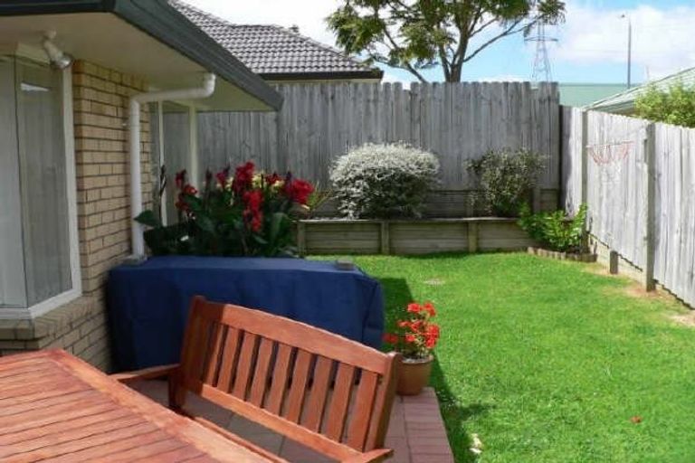 Photo of property in 124 Charles Prevost Drive, The Gardens, Auckland, 2105