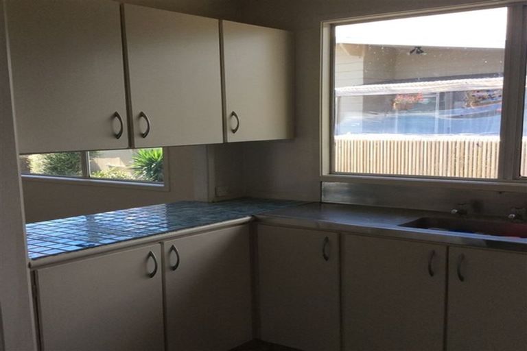 Photo of property in 18 Penfold Place, Henderson, Auckland, 0610