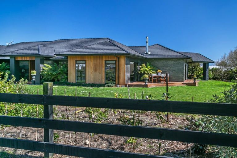 Photo of property in 35 Pinot Crescent, Ohau, 5570