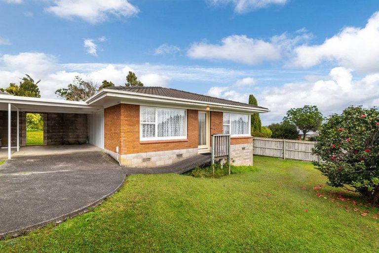 Photo of property in 2/28b Sunnynook Road, Sunnynook, Auckland, 0620