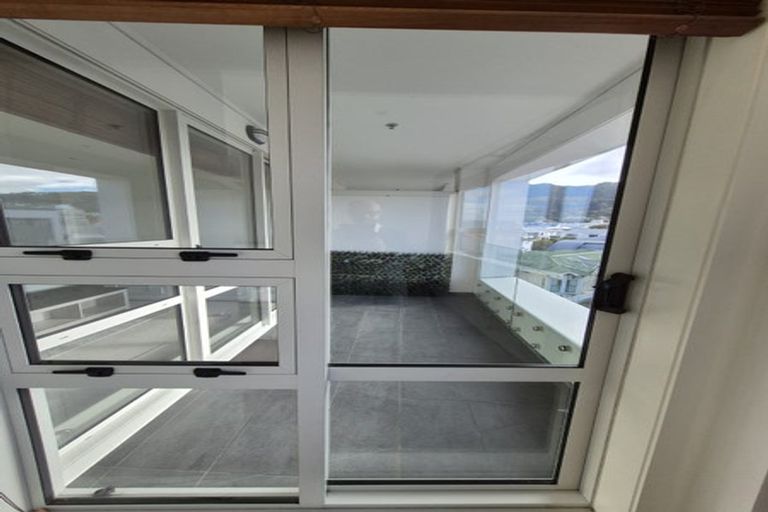 Photo of property in Stadium Garden Flats, 309/107 Thorndon Quay, Pipitea, Wellington, 6011