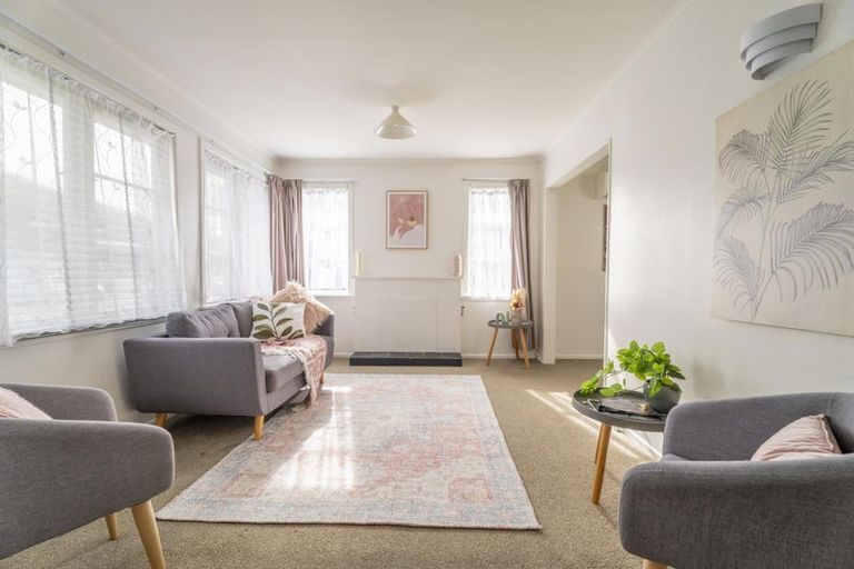 Photo of property in 22 Findlay Street, Tawa, Wellington, 5028