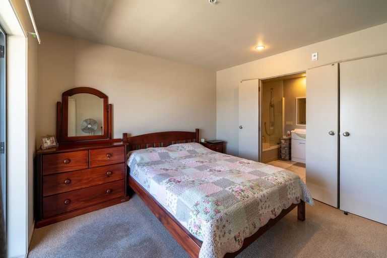 Photo of property in 5n/10 Crown Lynn Place, New Lynn, Auckland, 0600