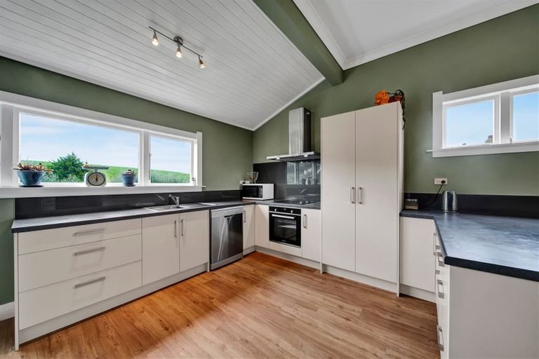 Photo of property in 335 Glover Road, Hawera, 4675