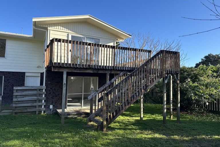 Photo of property in 19 St Catherine Crescent, West Harbour, Auckland, 0618
