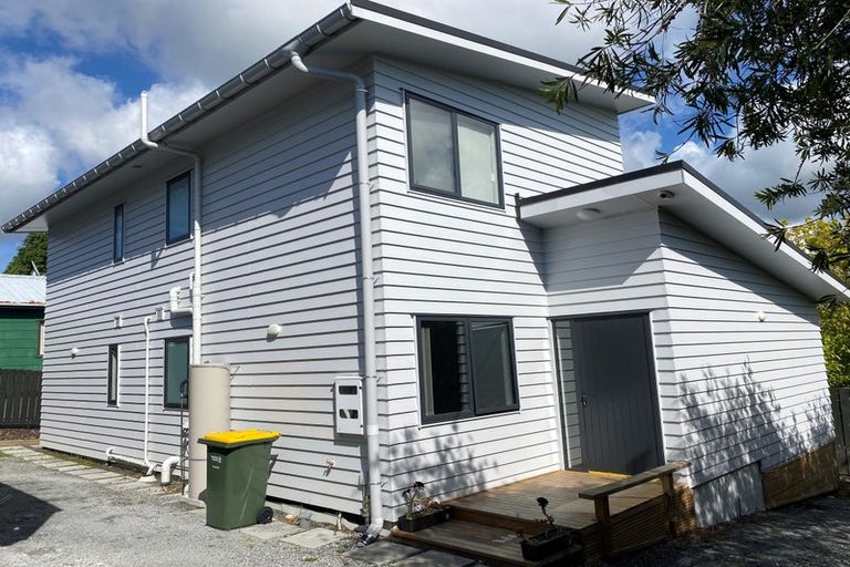 Photo of property in 106 Archers Road, Glenfield, Auckland, 0629