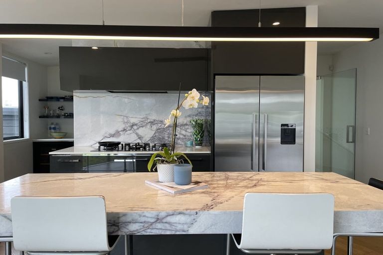 Photo of property in 4c Beach Road, Castor Bay, Auckland, 0620