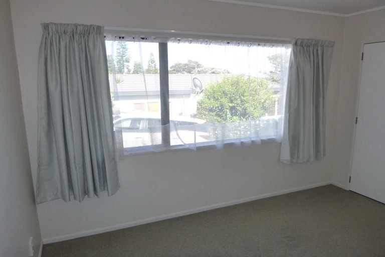 Photo of property in 1/15 Seaview Road, Glenfield, Auckland, 0629