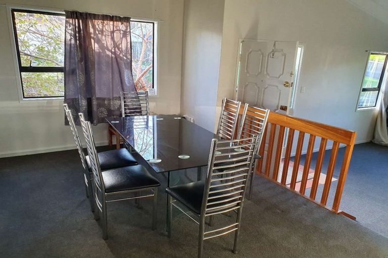 Photo of property in 121 Athena Drive, Totara Vale, Auckland, 0629