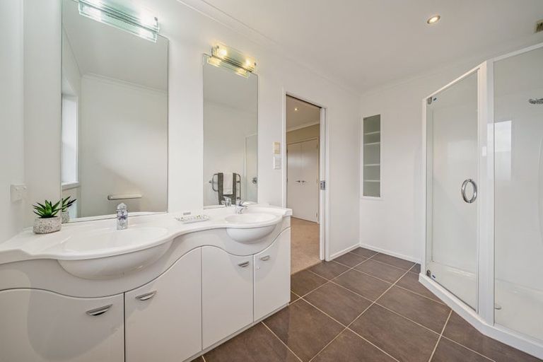 Photo of property in 115 Kirton Drive, Riverstone Terraces, Upper Hutt, 5018