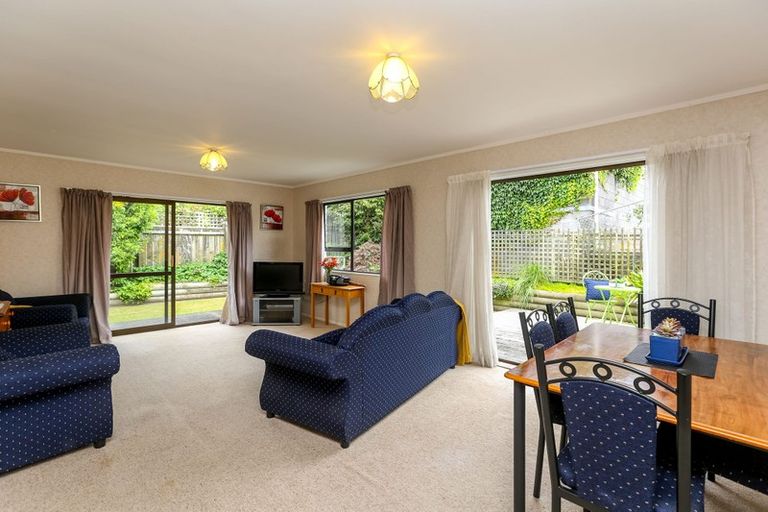 Photo of property in 2/13 Chilman Street, Strandon, New Plymouth, 4312