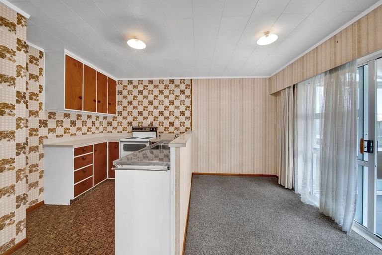 Photo of property in 19 Milmoe Street, Hawera, 4610