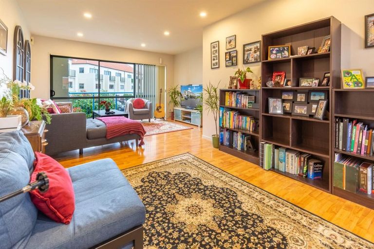 Photo of property in 54 Waterside Crescent, Gulf Harbour, Whangaparaoa, 0930