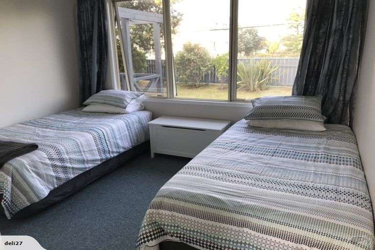 Photo of property in 53 William Street, Waikanae Beach, Waikanae, 5036