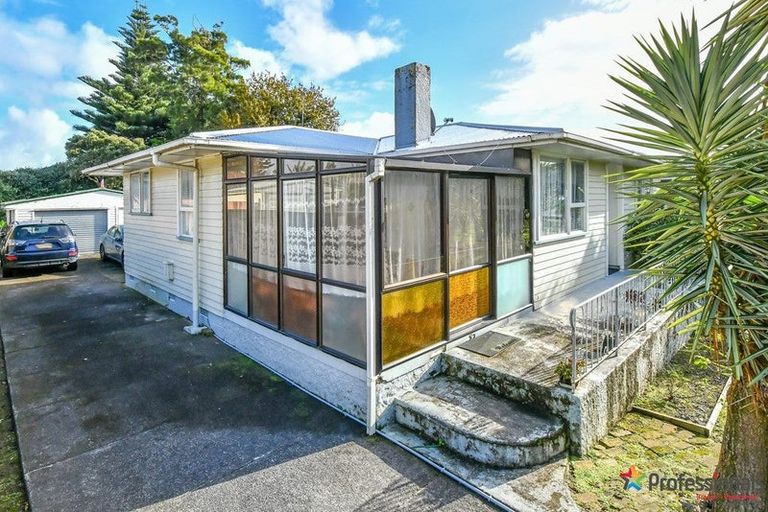 Photo of property in 35 Ashgrove Road, Mangere, Auckland, 2022