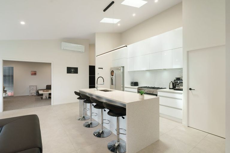 Photo of property in 3 Royal Crescent, Papamoa, 3118