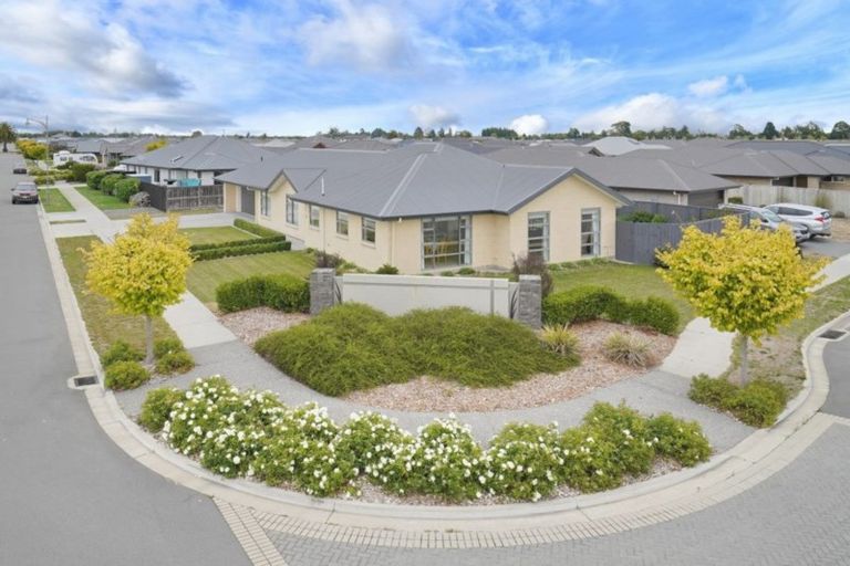 Photo of property in 19 Sutherland Drive, Kaiapoi, 7630