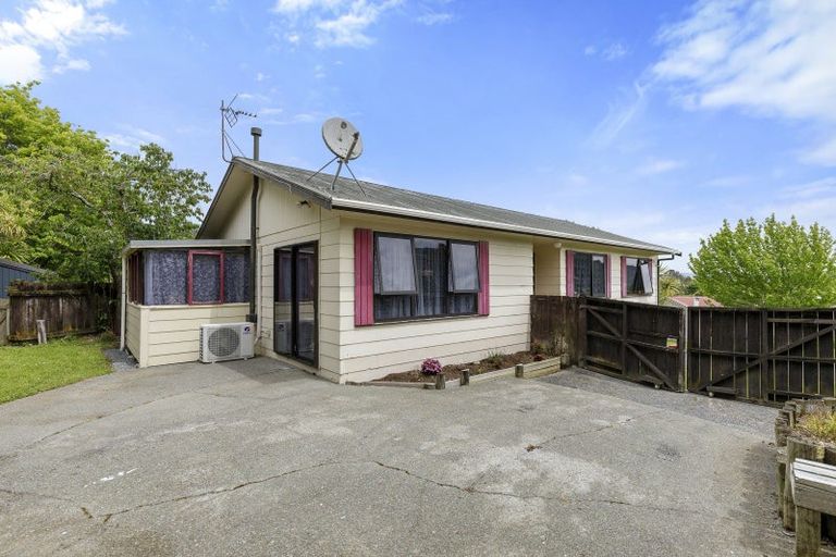 Photo of property in 112 Norana Road, Timberlea, Upper Hutt, 5018