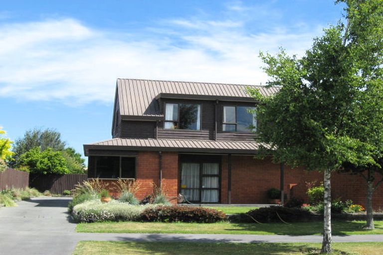 Photo of property in 1/76 Apsley Drive, Avonhead, Christchurch, 8042