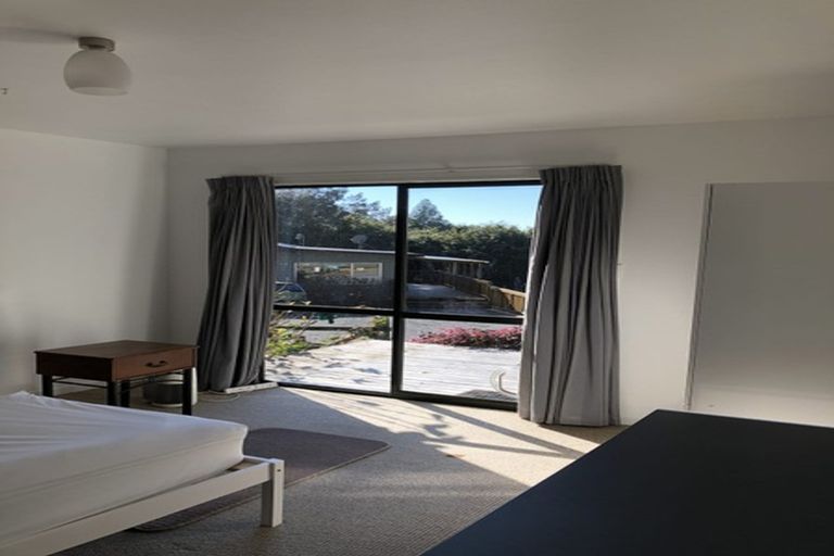 Photo of property in 903 West Coast Road, Waiatarua, Auckland, 0604