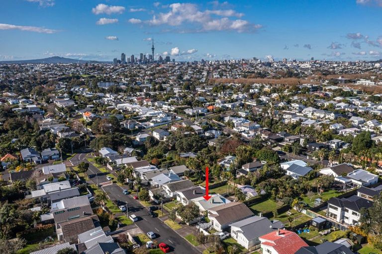 Photo of property in 39 Warwick Avenue, Westmere, Auckland, 1022
