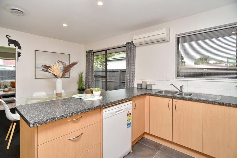 Photo of property in 2 Flaxwood Lane, Waltham, Christchurch, 8023