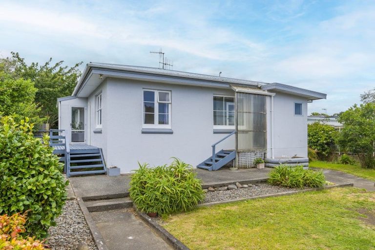 Photo of property in 1 Huia Road, Raumati Beach, Paraparaumu, 5032